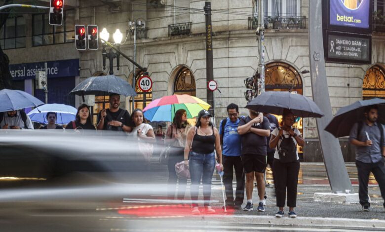 São Paulo e Rio têm alerta vermelho para fortes chuvas e ventos