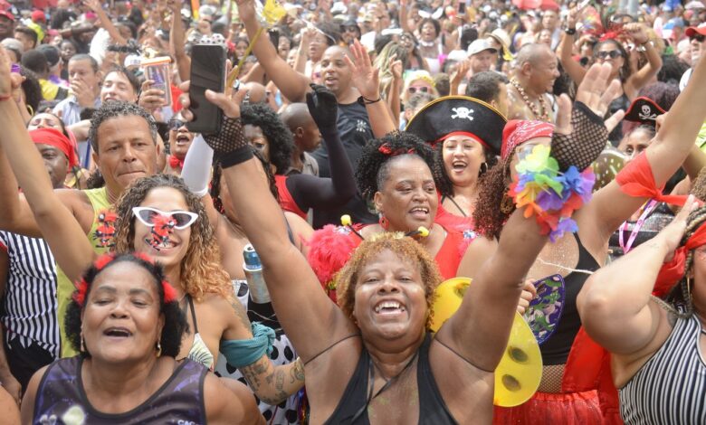 Hoje é Dia: semana carnavalesca tem ainda rádio e mulheres na ciência